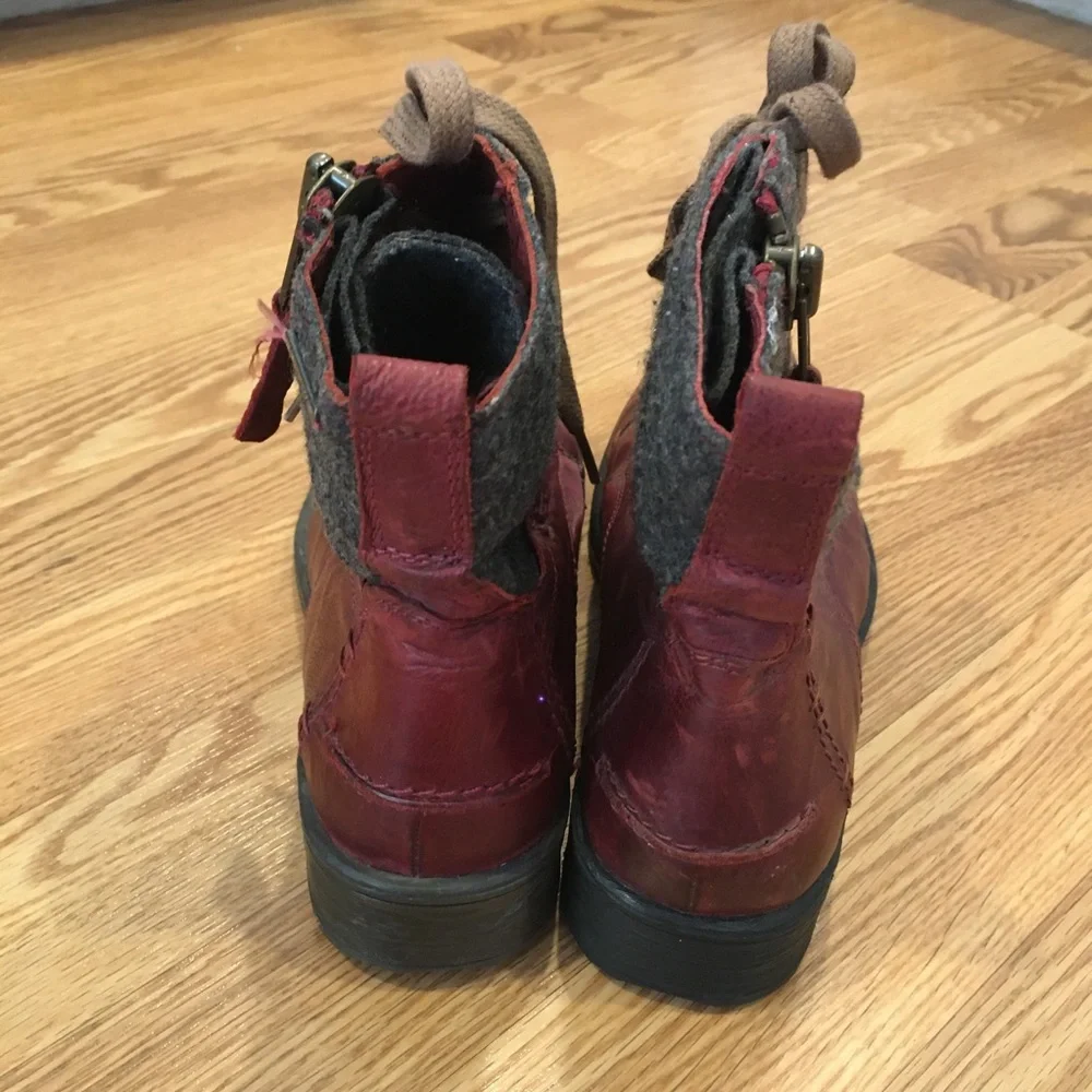 Wine Leather / Grey Flannel Lace Up BUGATTI Boots size 37‎